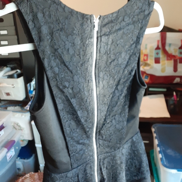 Top - Picture 2 of 3